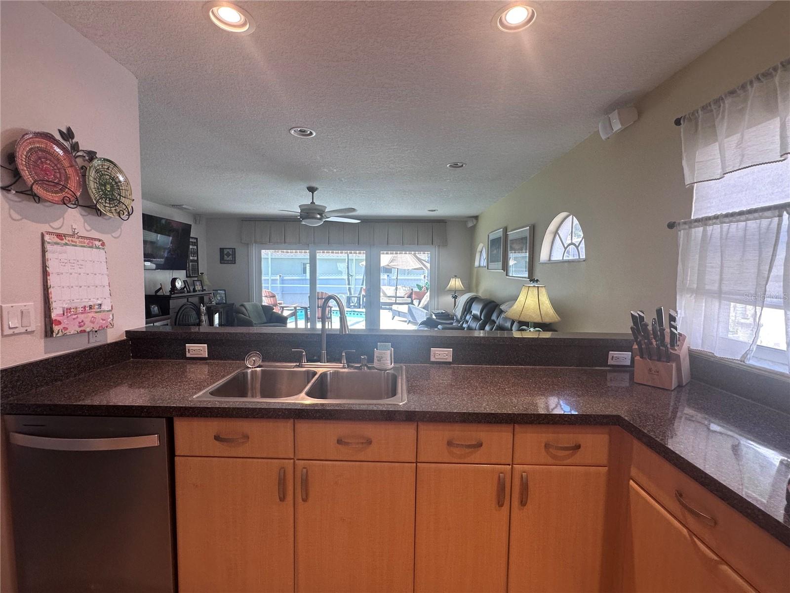 Image 18 of 39 For 10632 Lake Vista Drive
