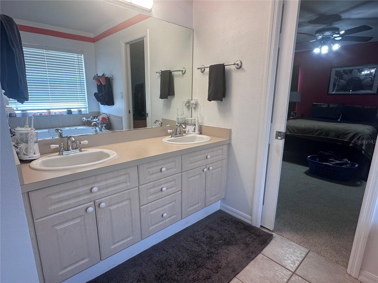 Image 21 of 39 For 10632 Lake Vista Drive