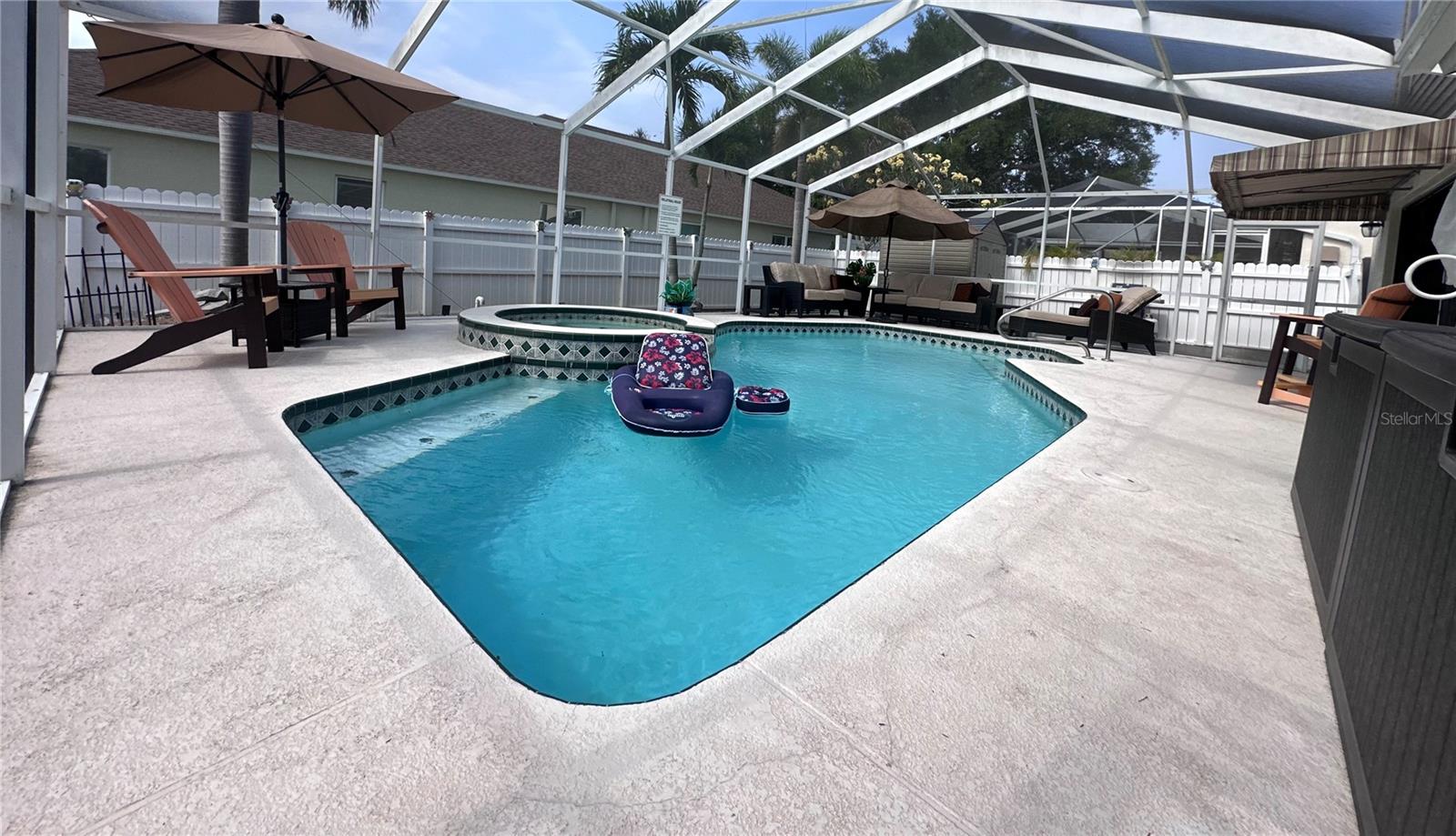 Image 4 of 39 For 10632 Lake Vista Drive