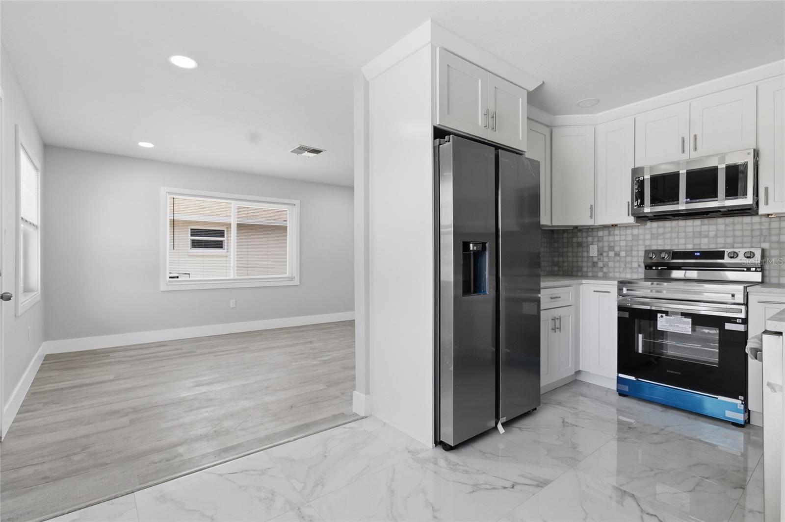 Image 13 of 37 For 3042 Bahia Avenue