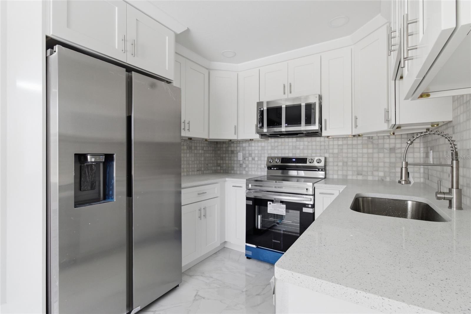 Image 14 of 37 For 3042 Bahia Avenue
