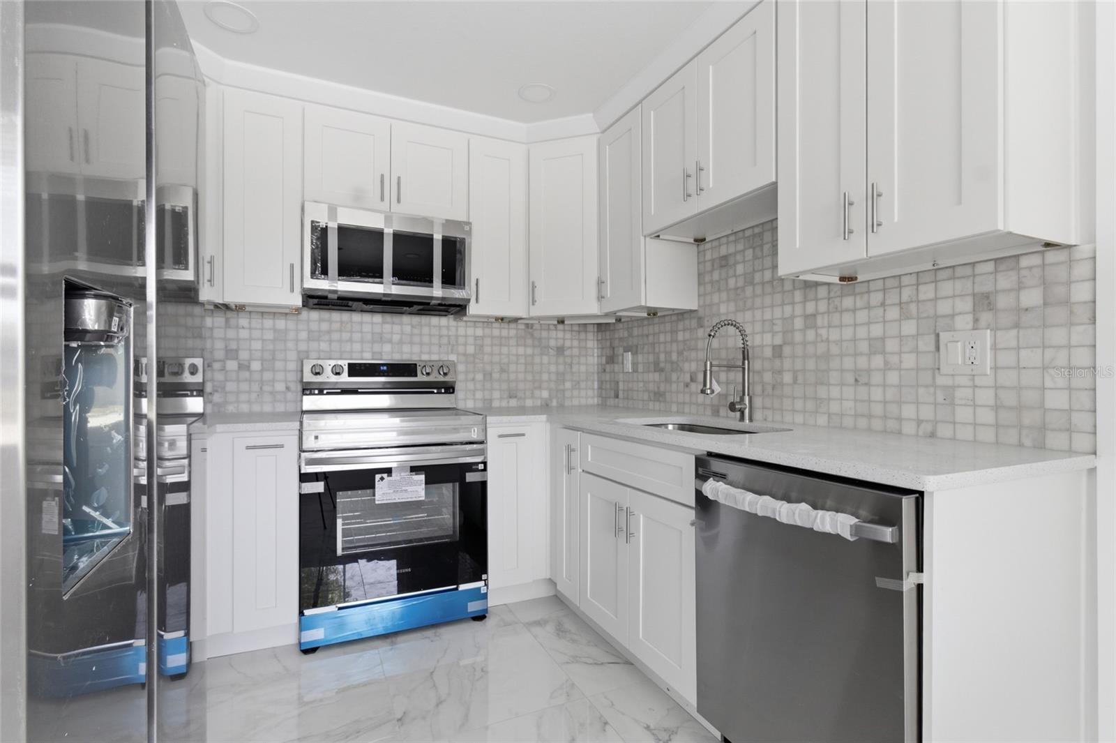 Image 15 of 37 For 3042 Bahia Avenue