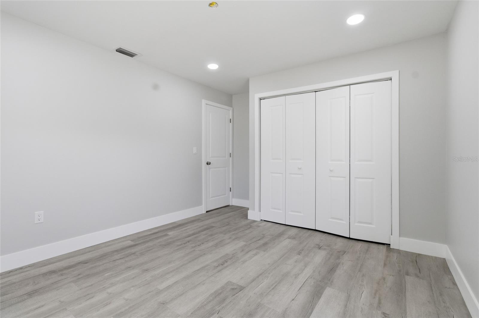 Image 18 of 37 For 3042 Bahia Avenue