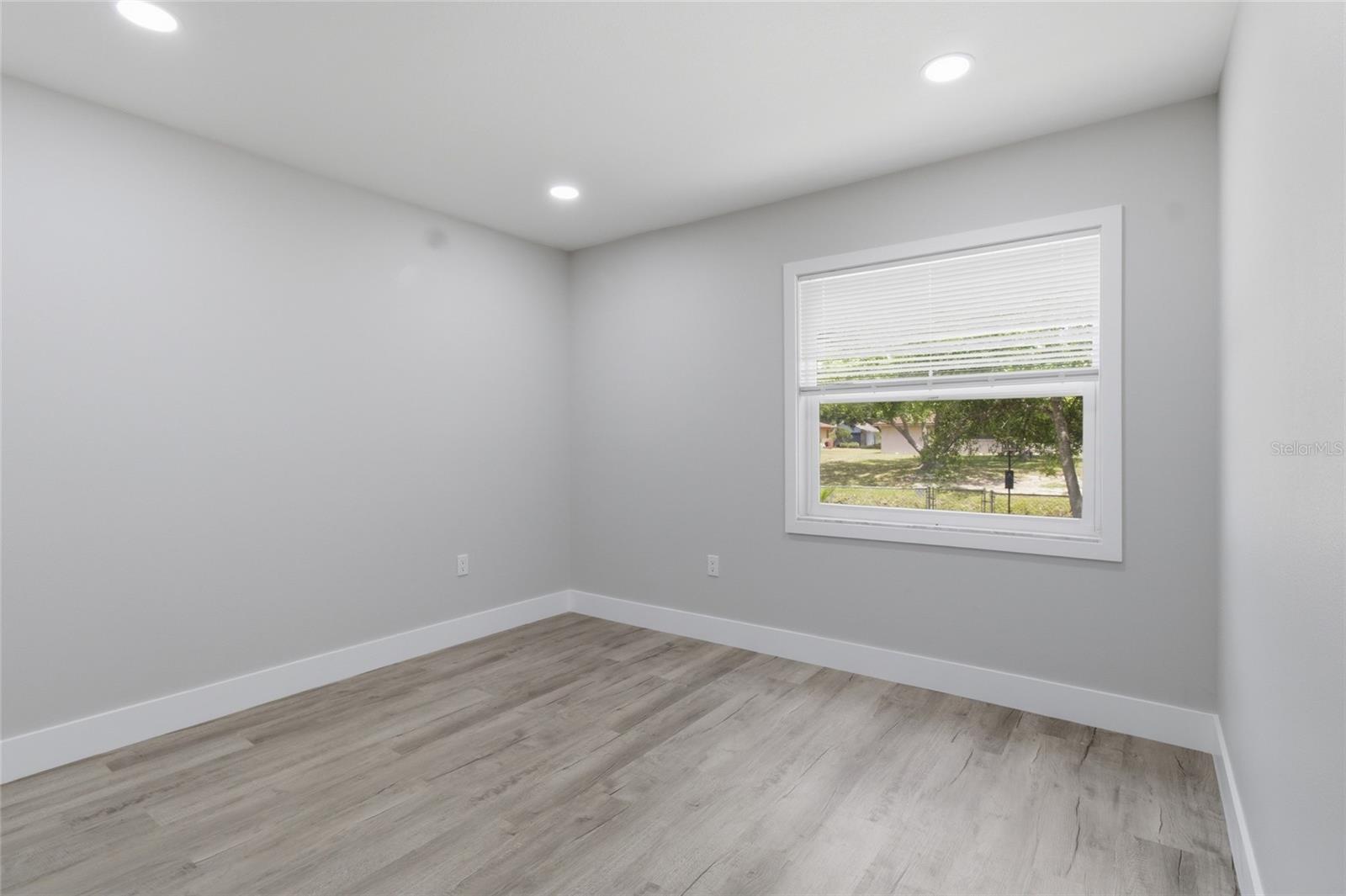 Image 21 of 37 For 3042 Bahia Avenue
