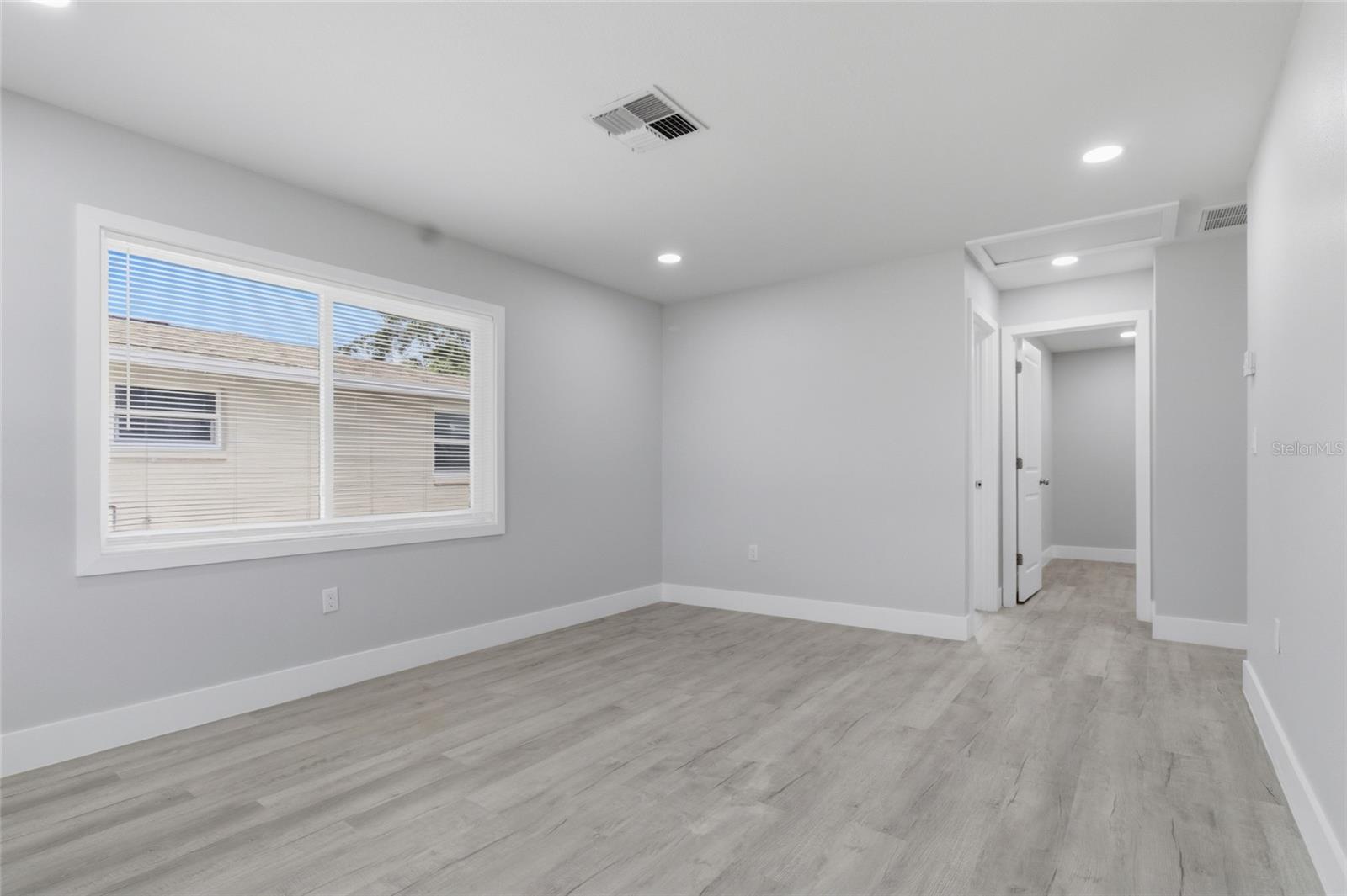 Image 5 of 37 For 3042 Bahia Avenue