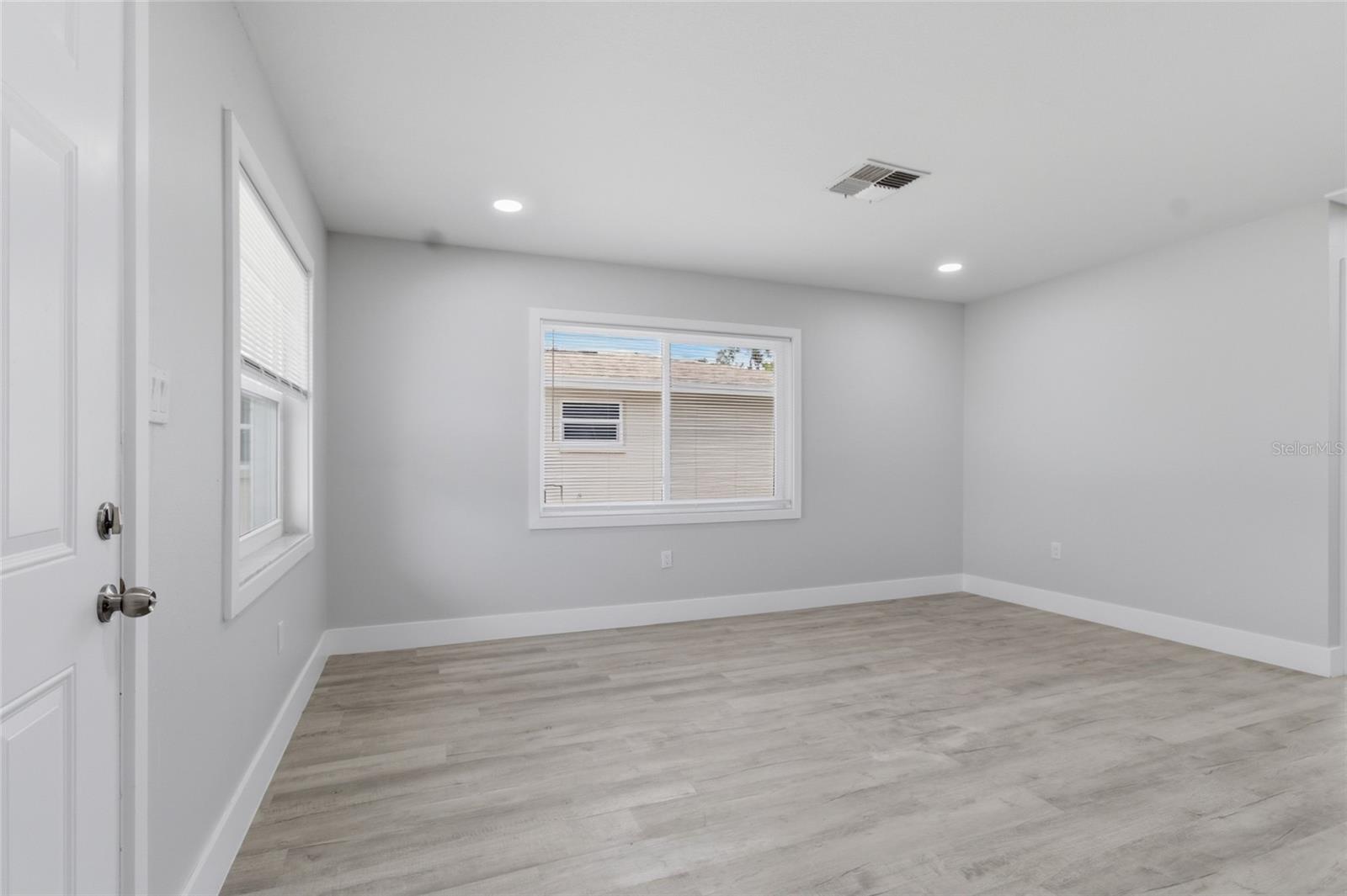 Image 7 of 37 For 3042 Bahia Avenue