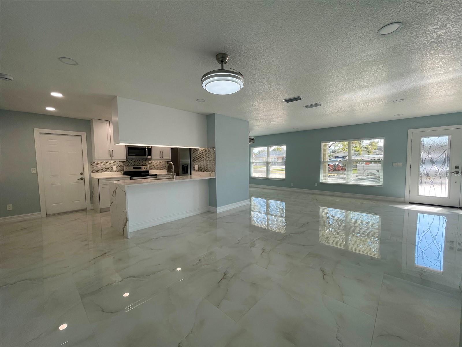 Image 4 of 23 For 8503 Woodwick Court