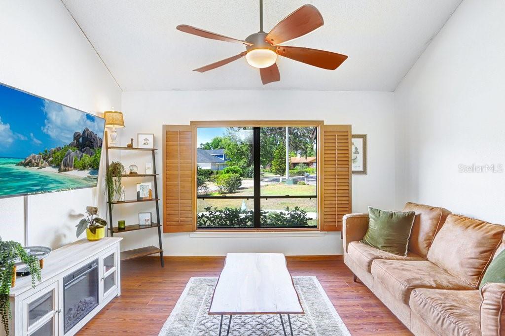 Image 10 of 52 For 4705 Fernstone Court