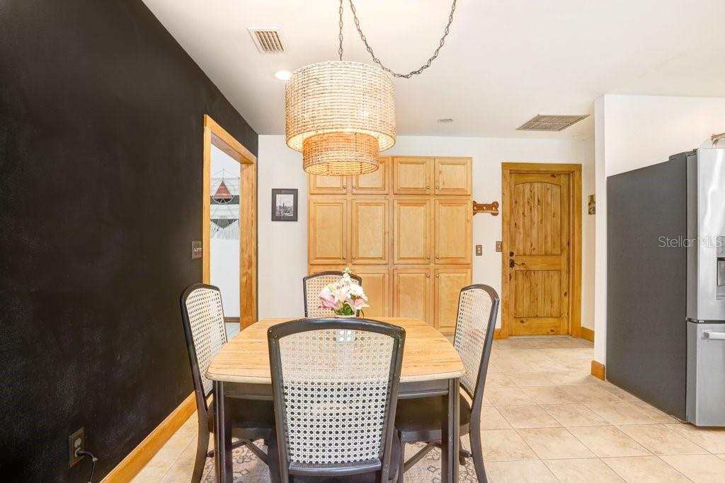 Image 13 of 52 For 4705 Fernstone Court