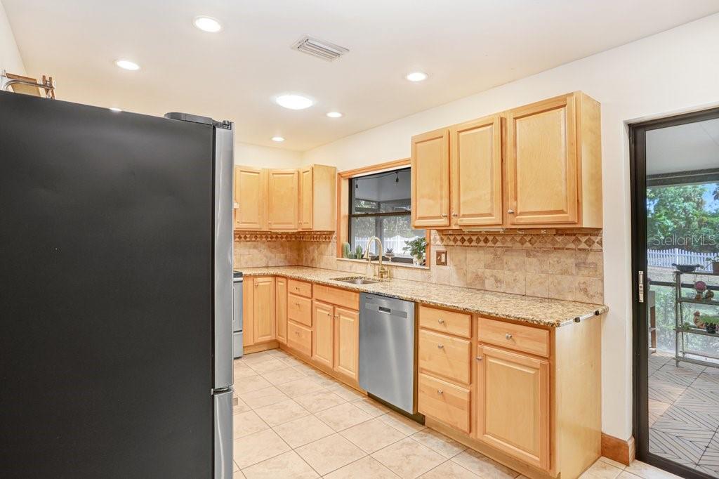 Image 14 of 52 For 4705 Fernstone Court
