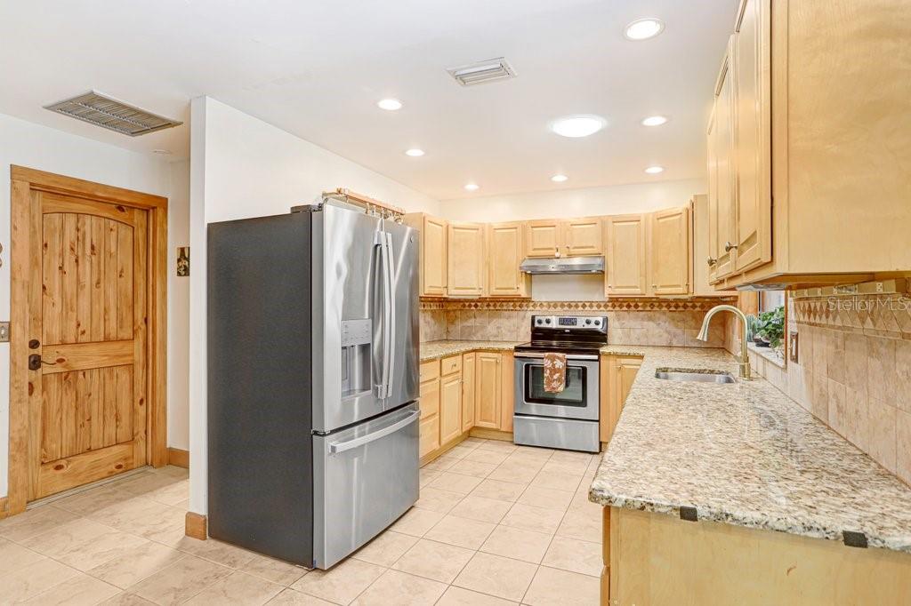 Image 15 of 52 For 4705 Fernstone Court