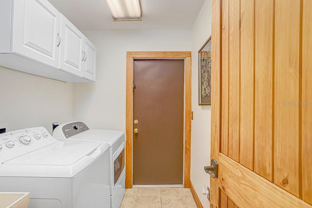 Image 28 of 52 For 4705 Fernstone Court
