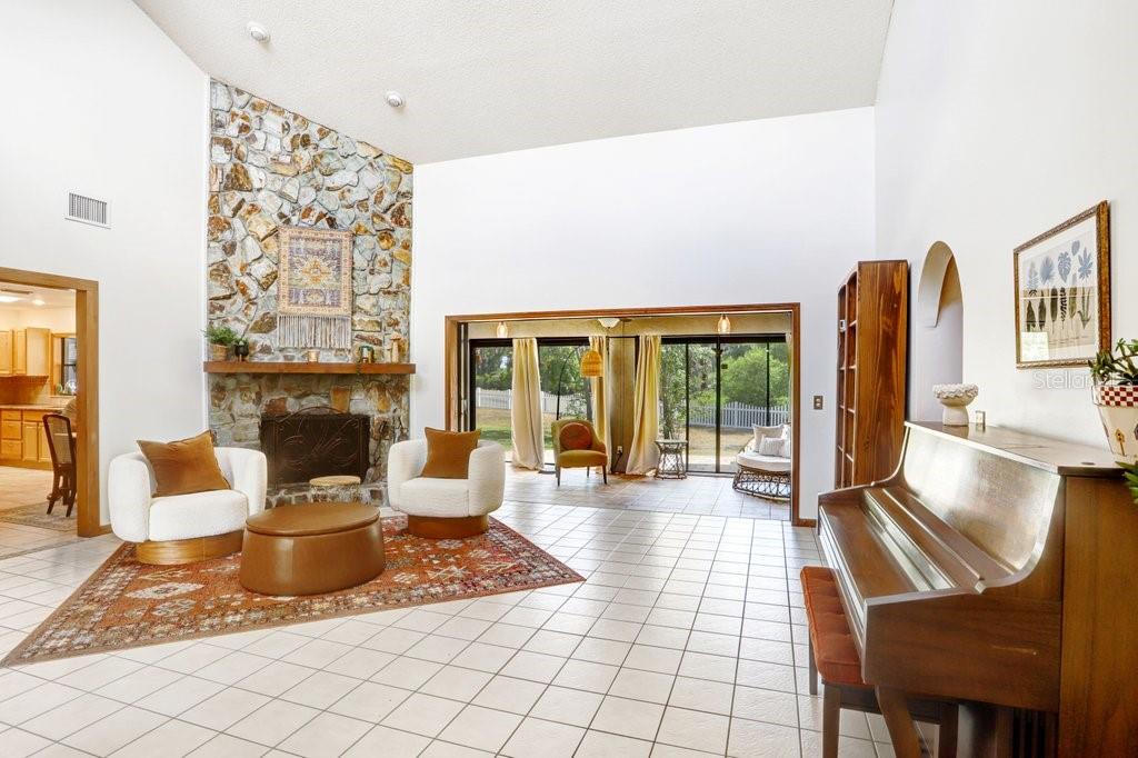 Image 6 of 52 For 4705 Fernstone Court