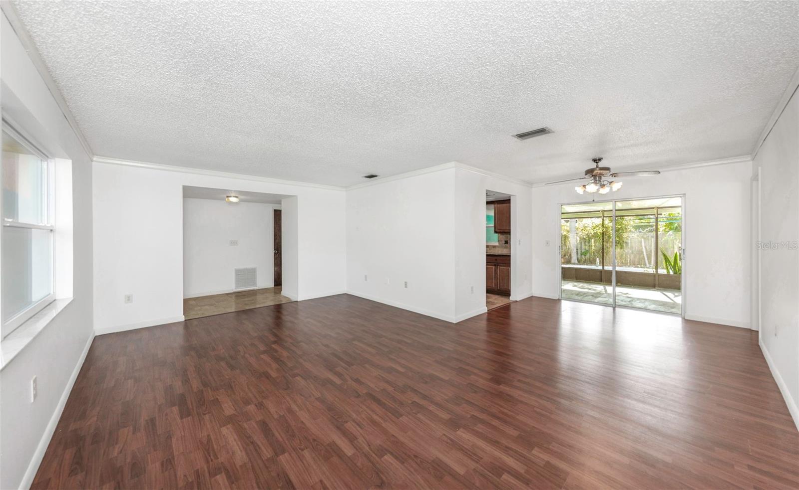 Image 4 of 47 For 2913 Fairfield Court