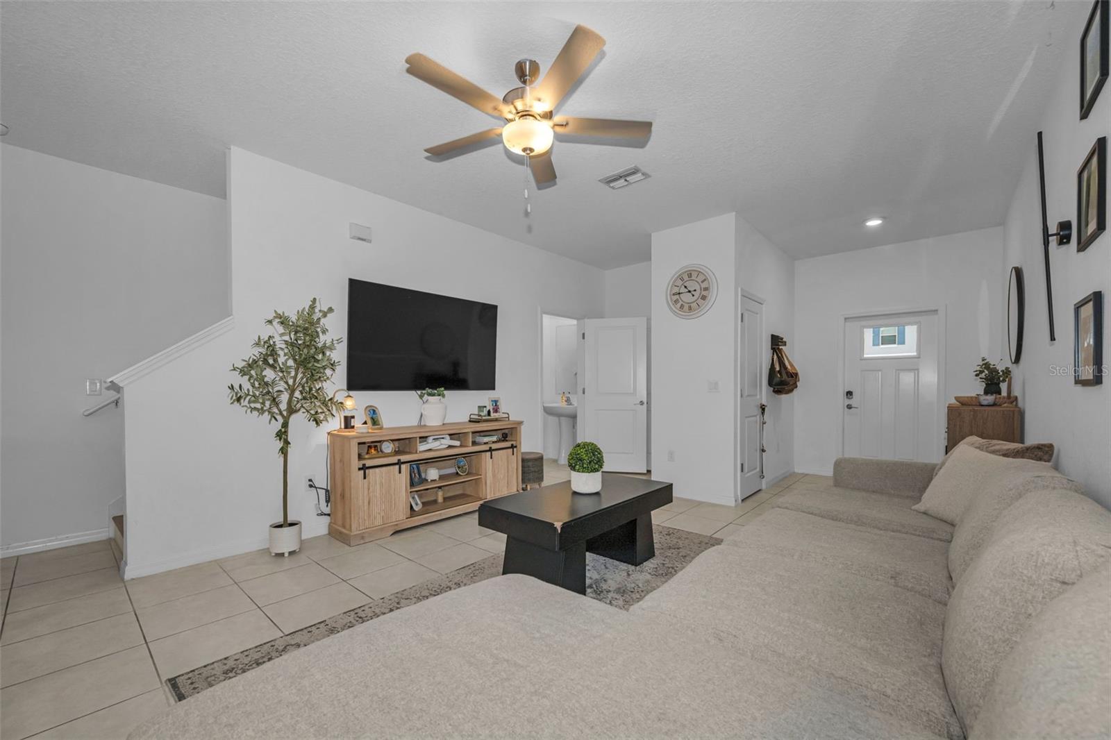 Image 11 of 42 For 8291 Crescent Oaks Drive