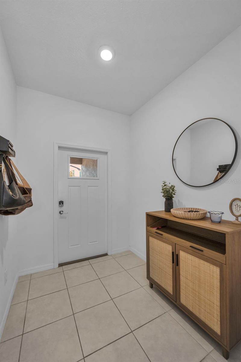 Image 7 of 42 For 8291 Crescent Oaks Drive