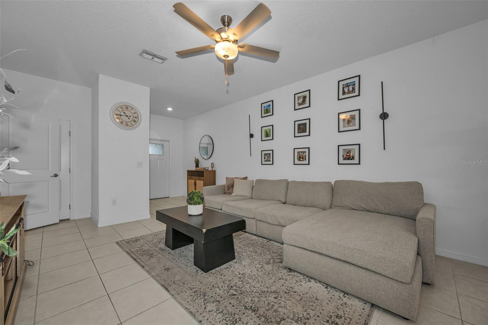 Image 8 of 42 For 8291 Crescent Oaks Drive