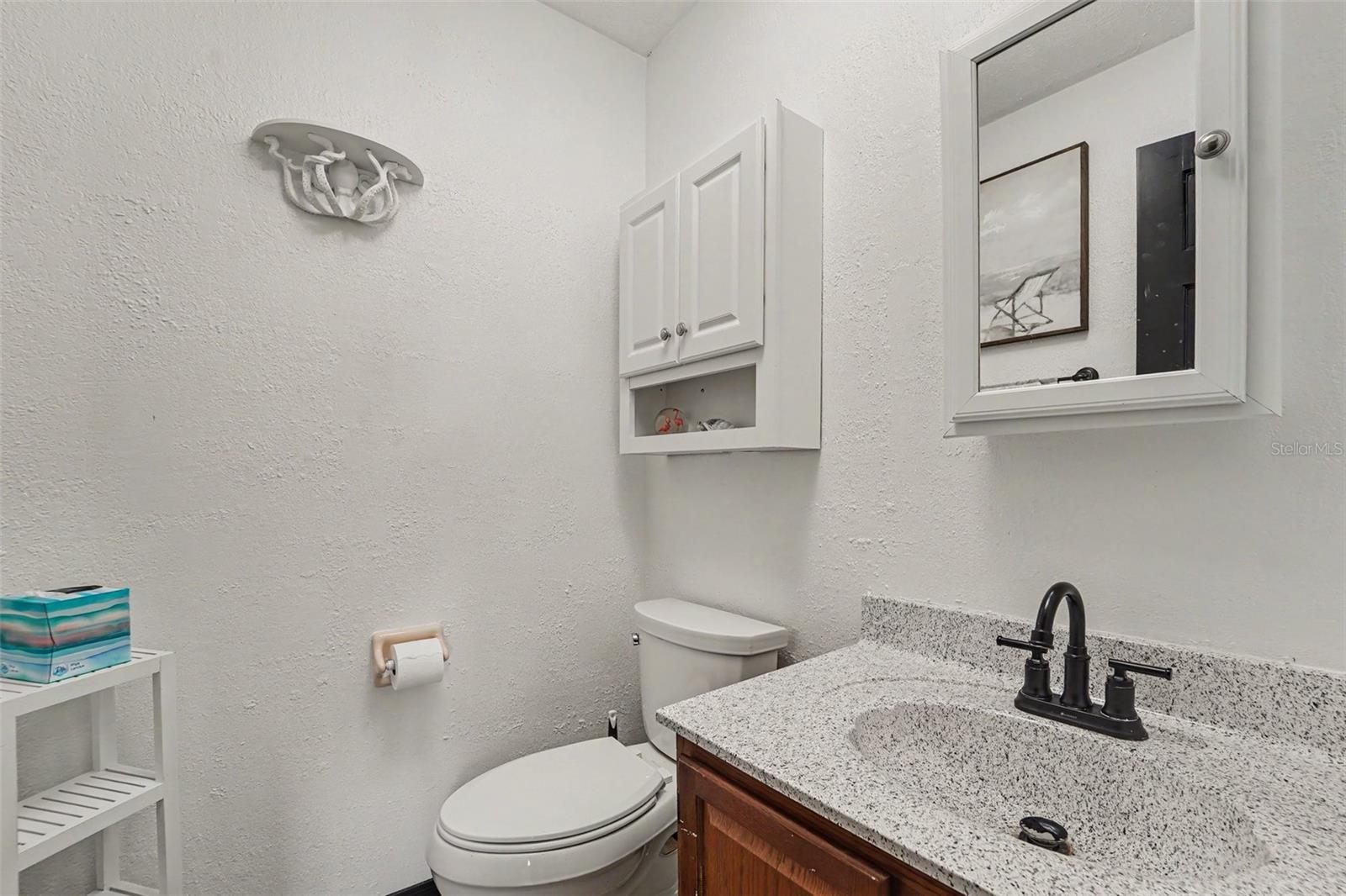 Image 21 of 30 For 717 Camrose Drive