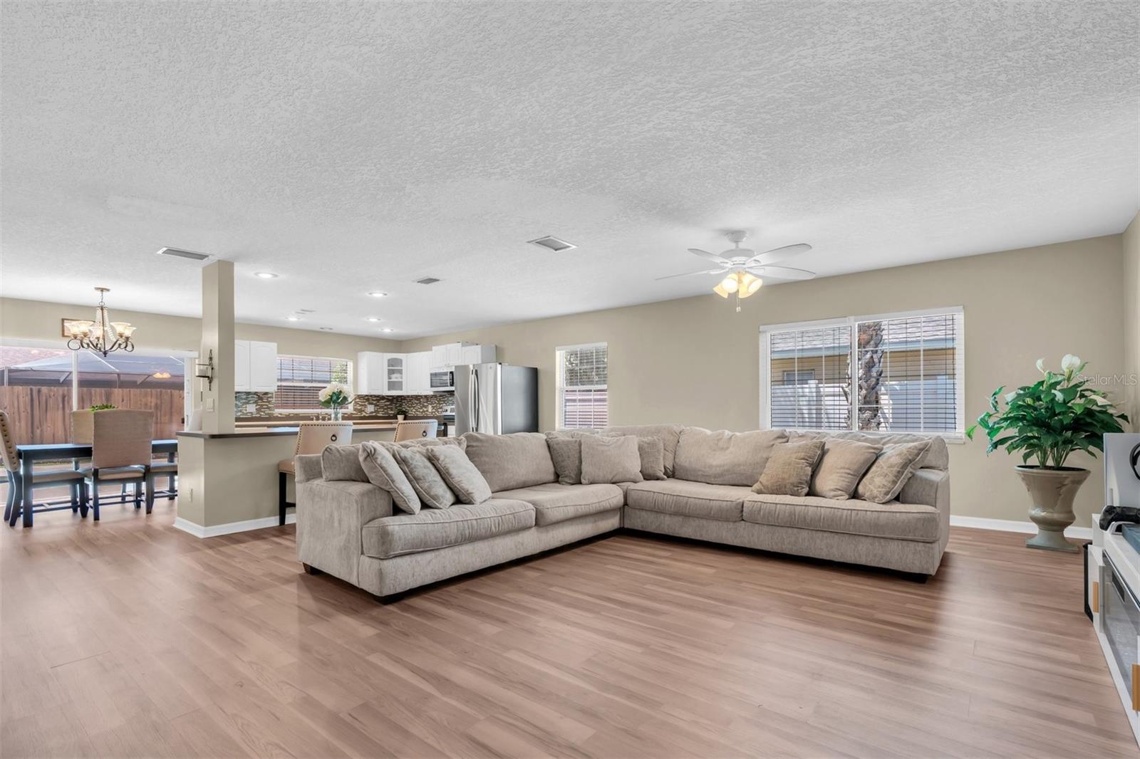 Image 3 of 19 For 14006 Cascade Lane