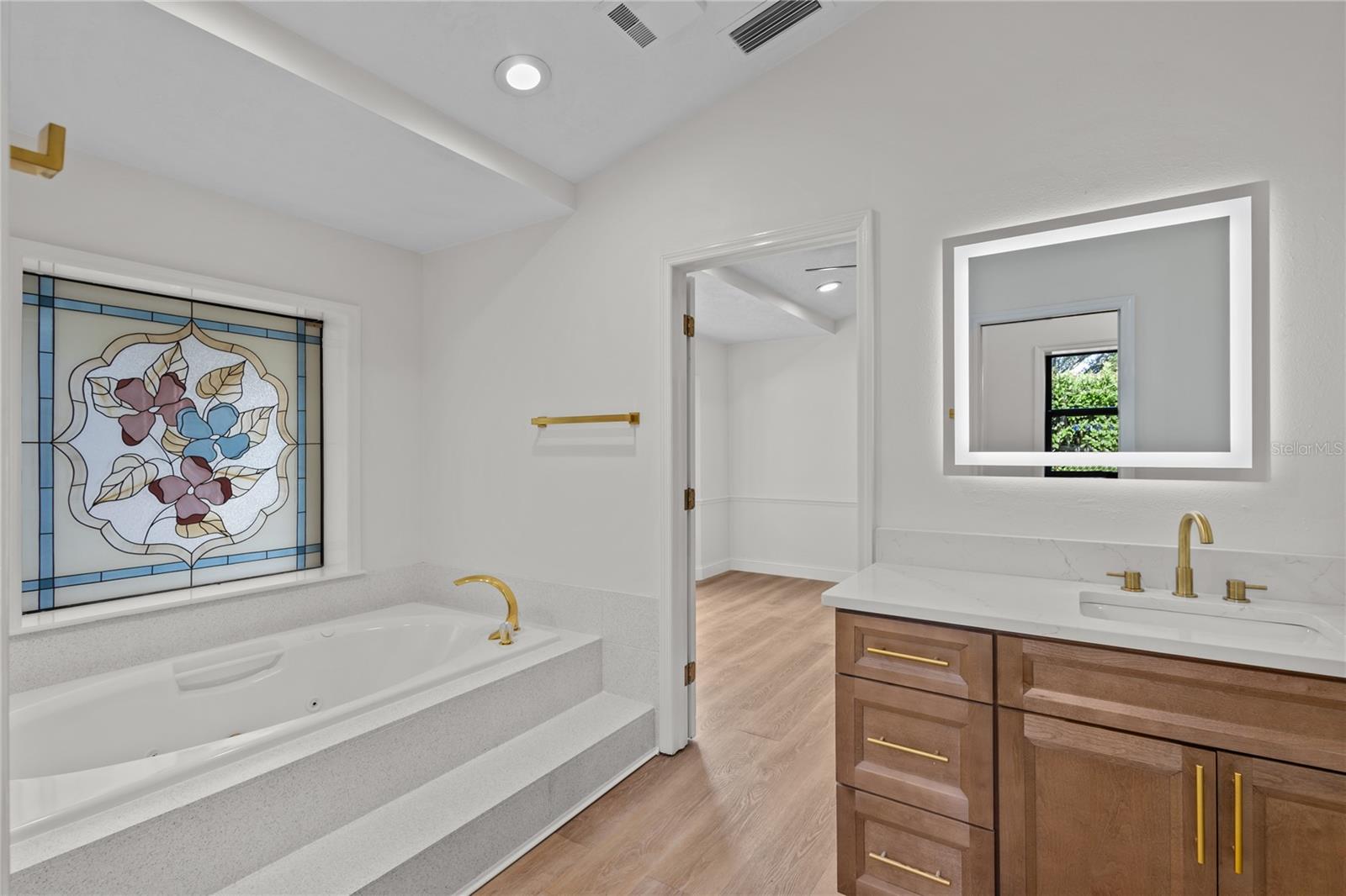 Image 26 of 67 For 2901 St Andrews Boulevard