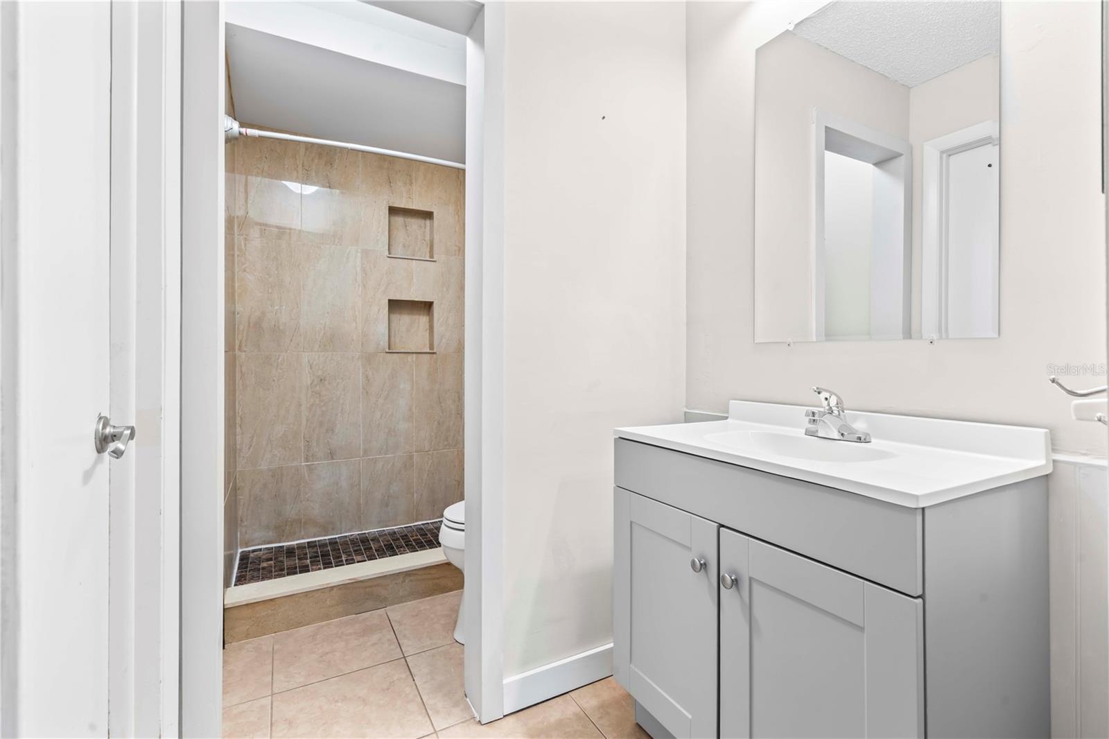 Image 22 of 30 For 11511 113th Street 4f