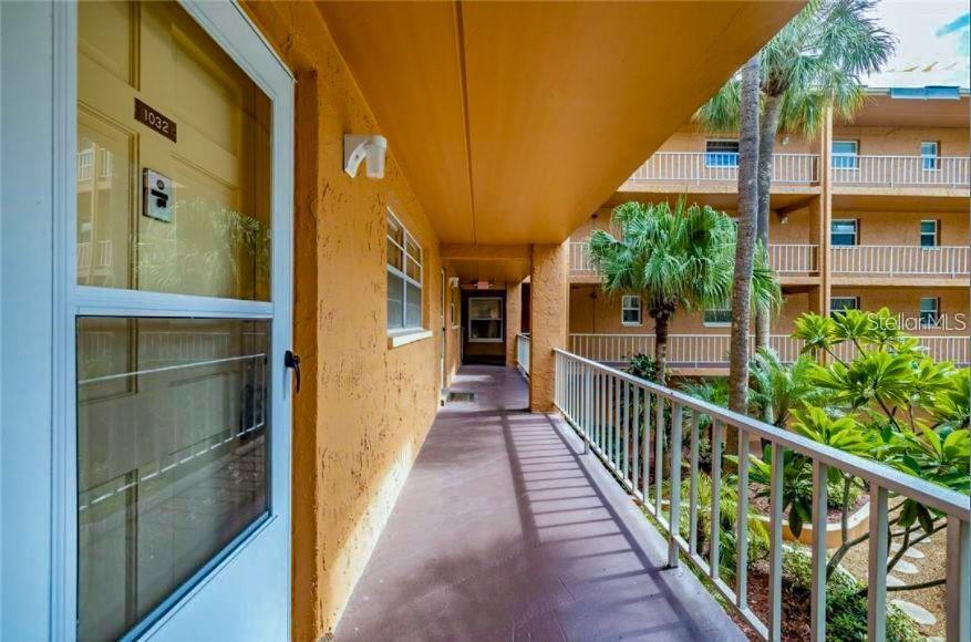 Image 4 of 85 For 12760 Indian Rocks Road 1031