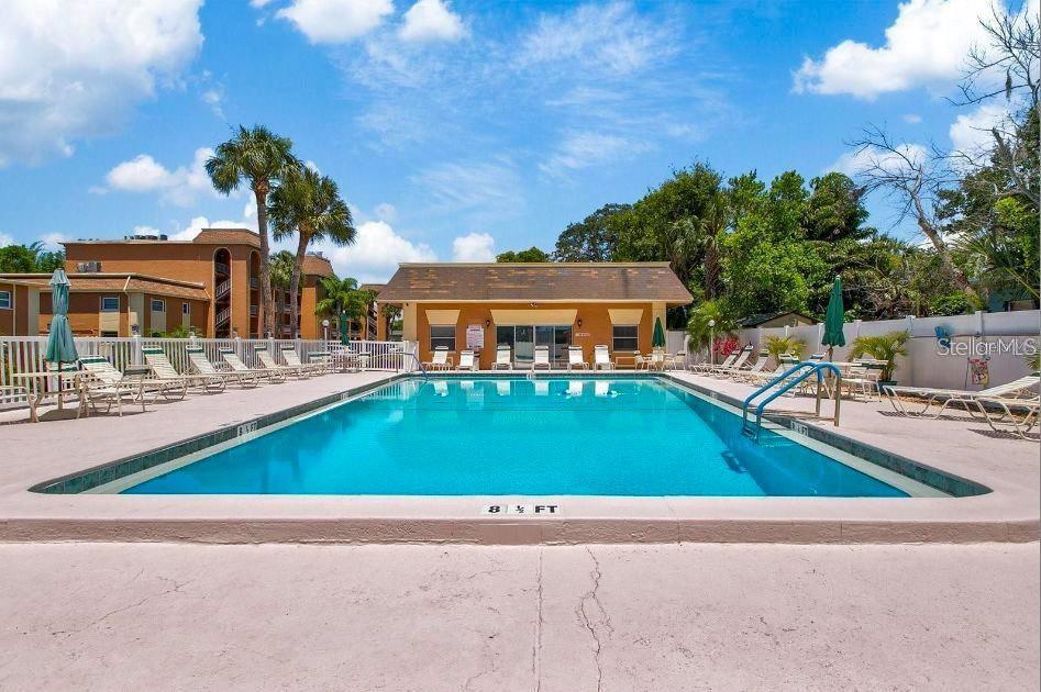 Image 74 of 85 For 12760 Indian Rocks Road 1031