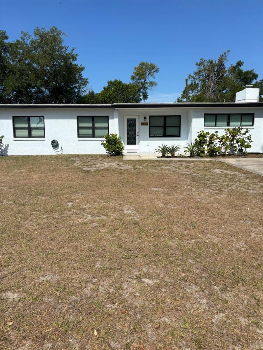 Details for 8704 Renfrew Place, TAMPA, FL 33604