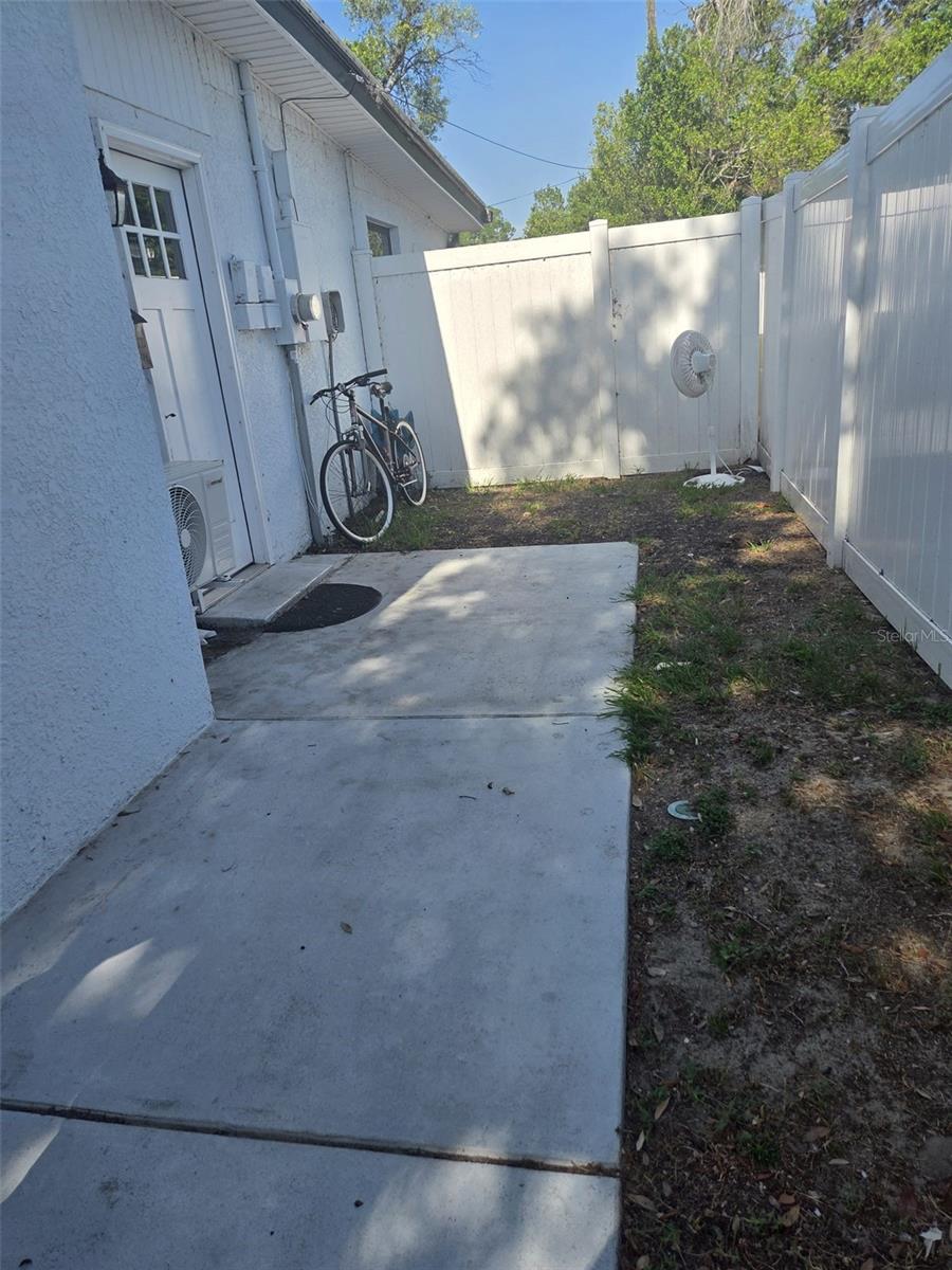 Image 30 of 34 For 8704 Renfrew Place