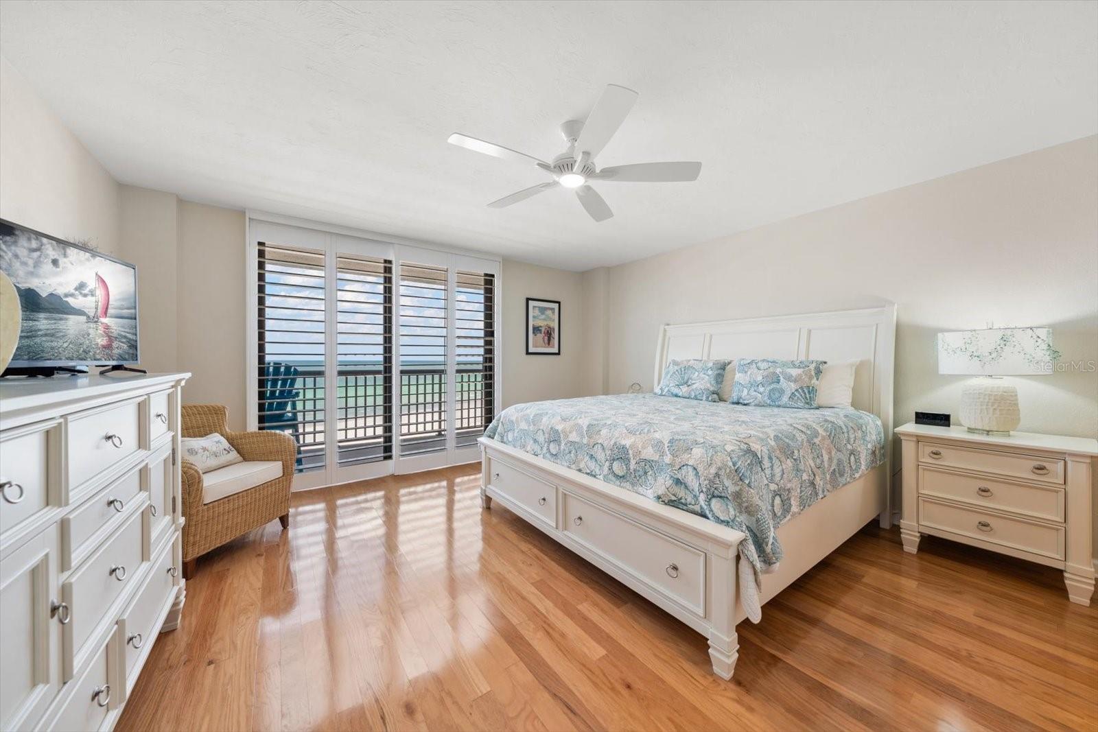 Image 23 of 59 For 1660 Gulf Boulevard 403