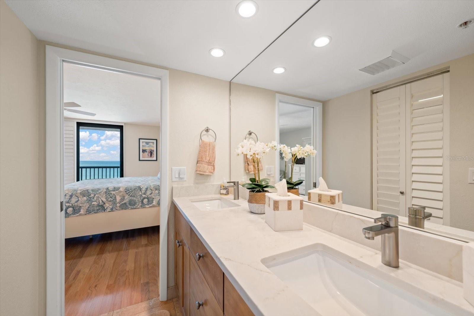 Image 30 of 59 For 1660 Gulf Boulevard 403