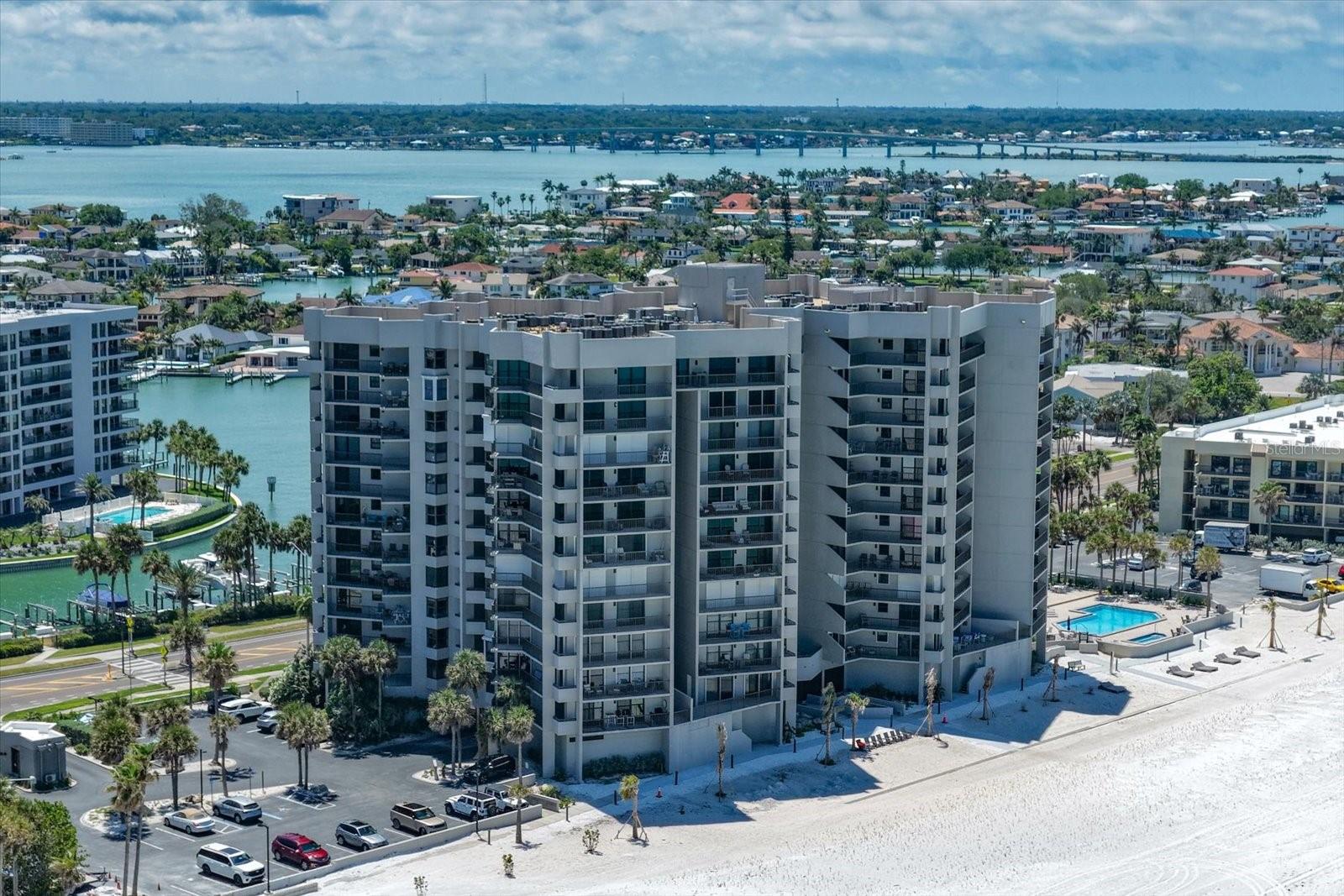 Image 50 of 59 For 1660 Gulf Boulevard 403