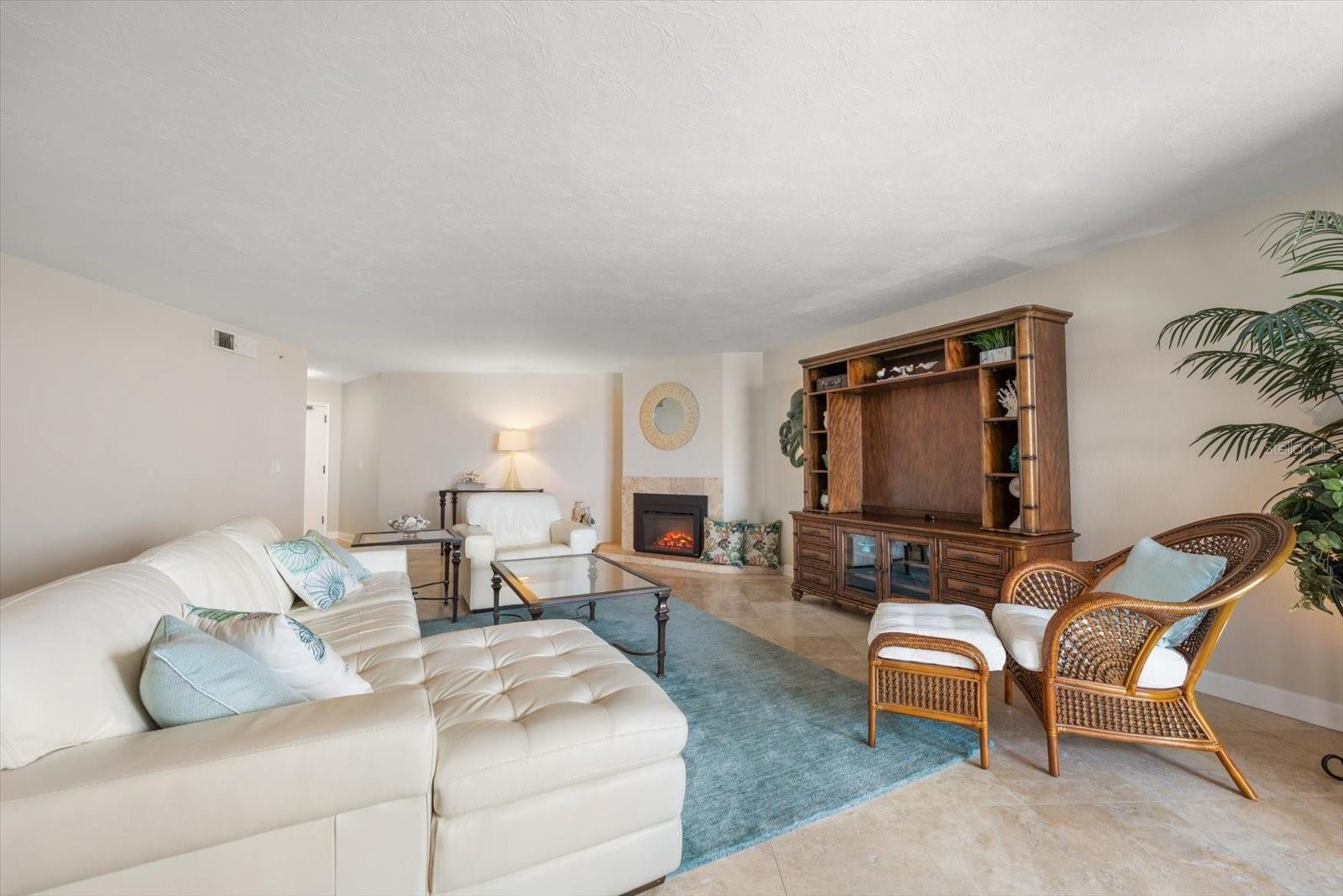 Image 7 of 59 For 1660 Gulf Boulevard 403