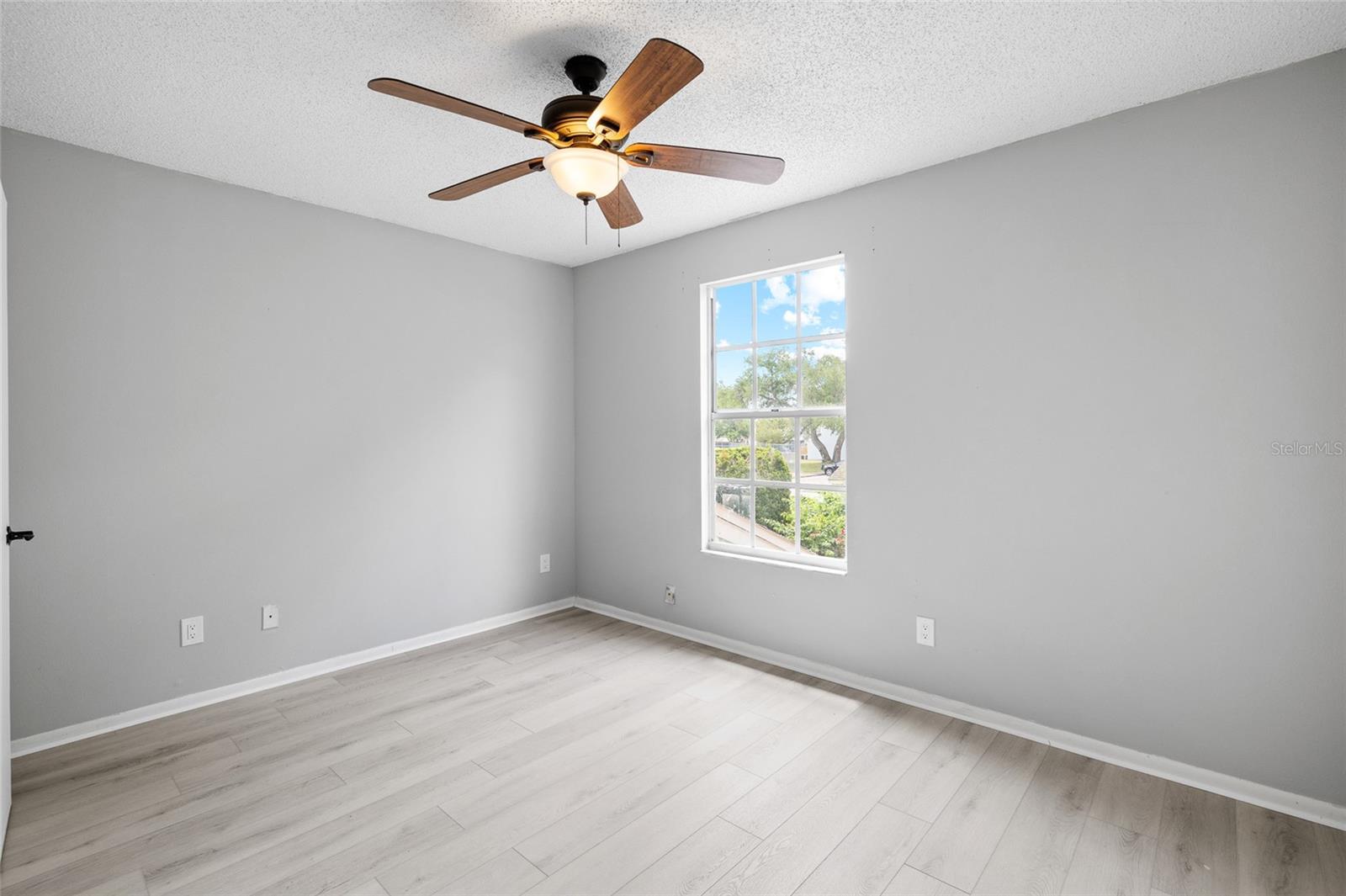 Image 25 of 36 For 13870 Stone Mill Way