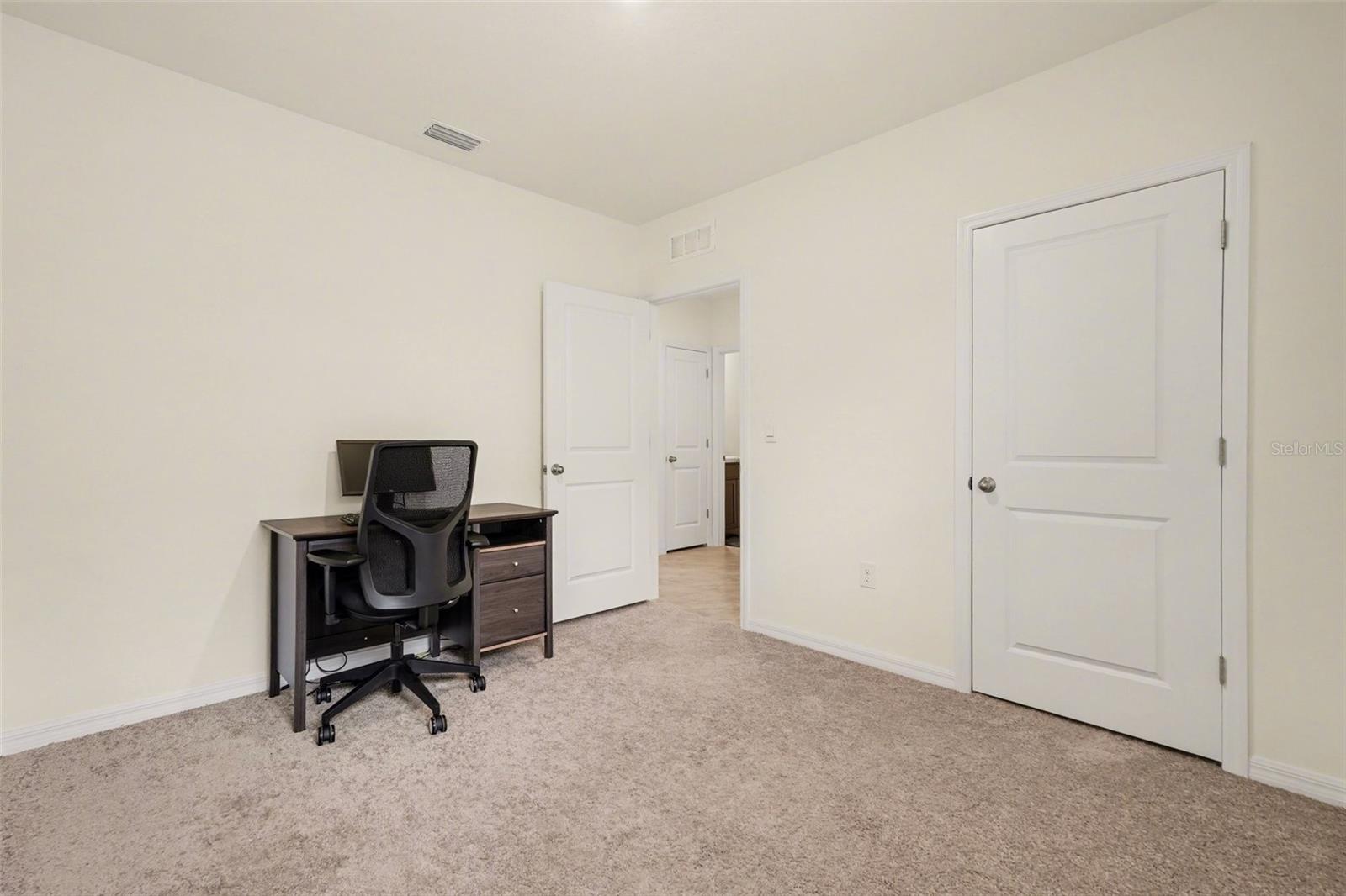 Image 26 of 41 For 3296 Suncoast Plains Drive