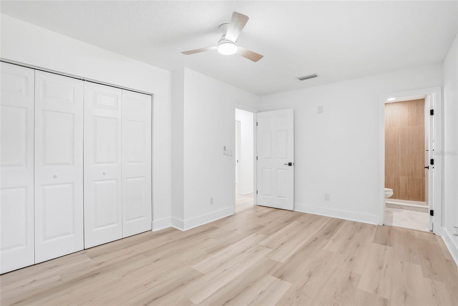 Image 9 of 34 For 6040 Knollwood Dr