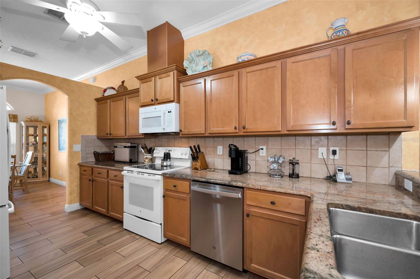Image 16 of 53 For 8202 Wild Oaks Circle