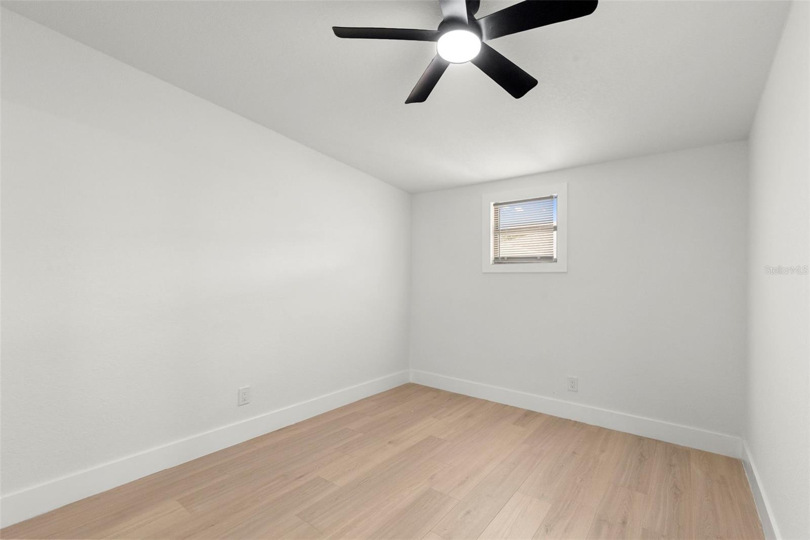 Image 30 of 61 For 5501 Albany Avenue