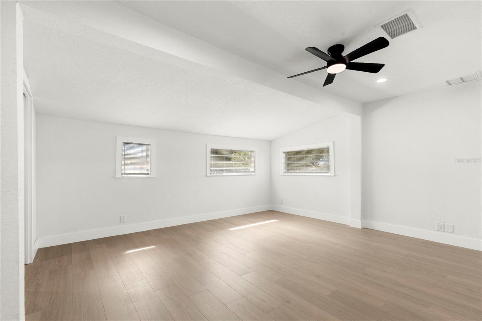 Image 41 of 61 For 5501 Albany Avenue