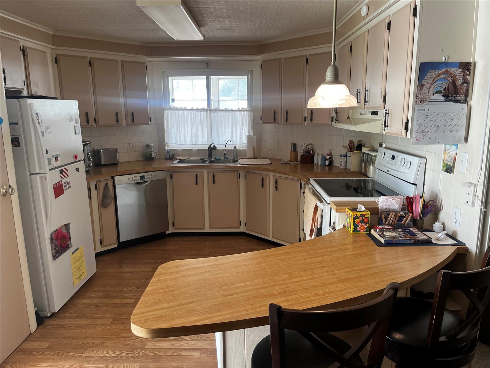 Image 4 of 26 For 192 Philadelphia Boulevard 9