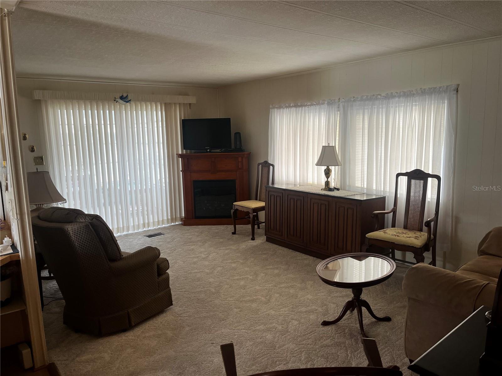 Image 6 of 26 For 192 Philadelphia Boulevard 9