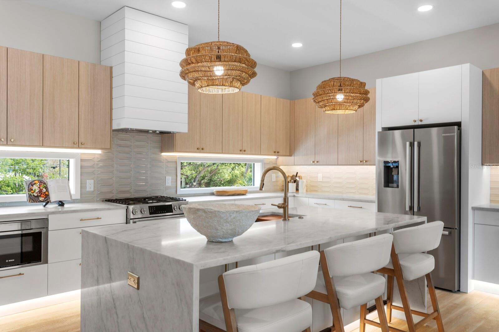 Listing photo id 10 for 5210 Bayshore Boulevard 2