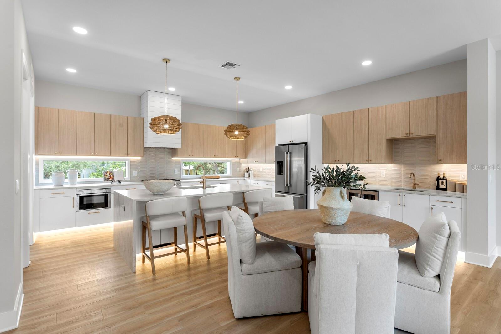 Listing photo id 11 for 5210 Bayshore Boulevard 2