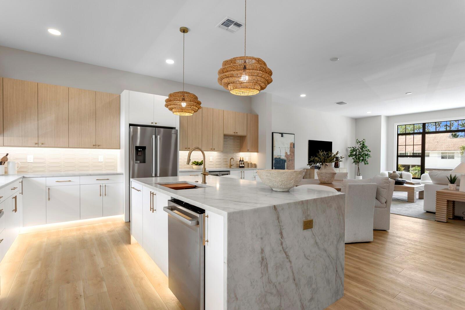 Listing photo id 0 for 5210 Bayshore Boulevard 2
