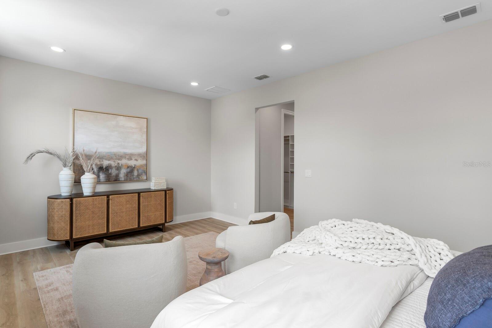 Listing photo id 21 for 5210 Bayshore Boulevard 2