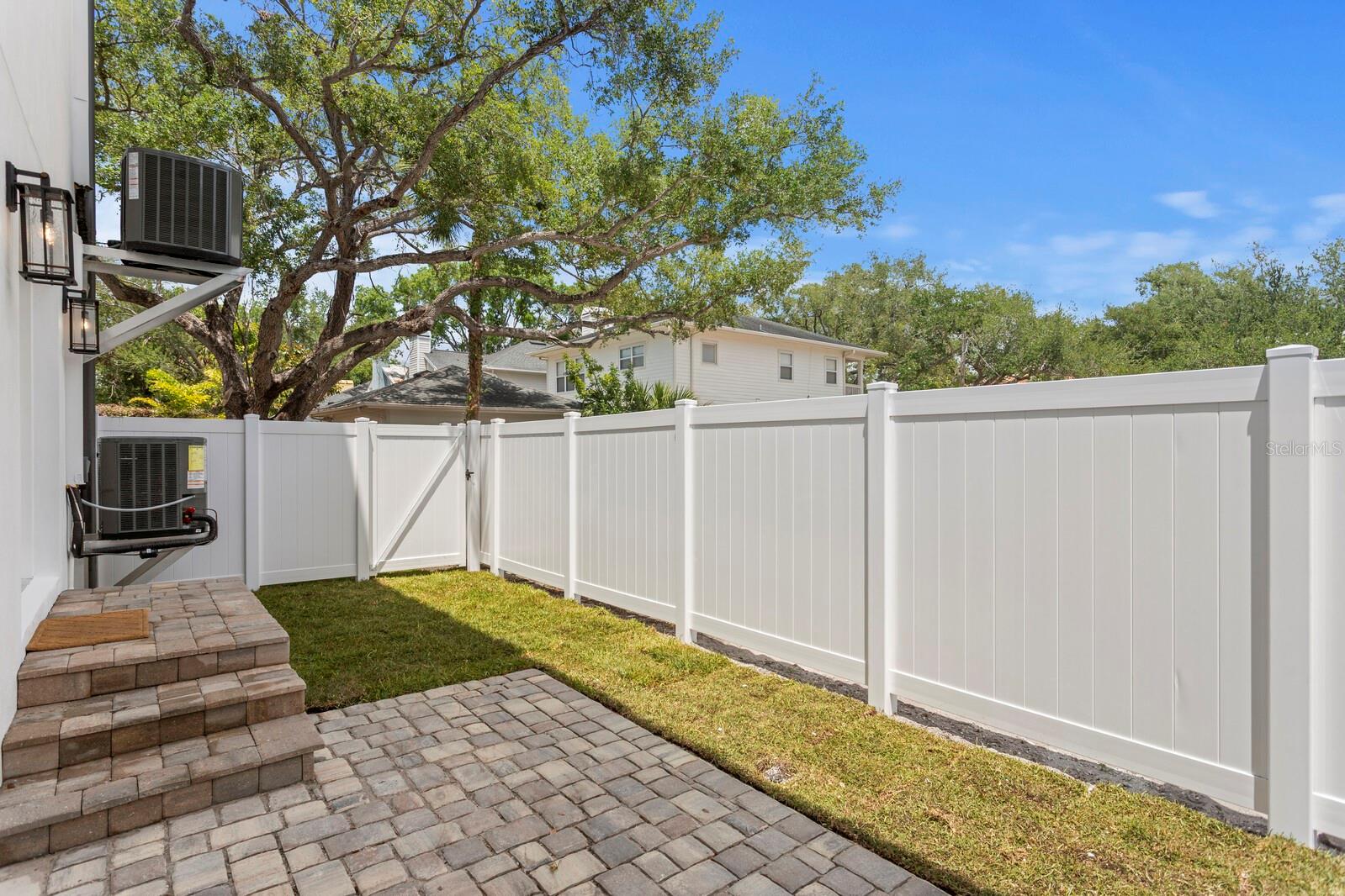 Listing photo id 41 for 5210 Bayshore Boulevard 2