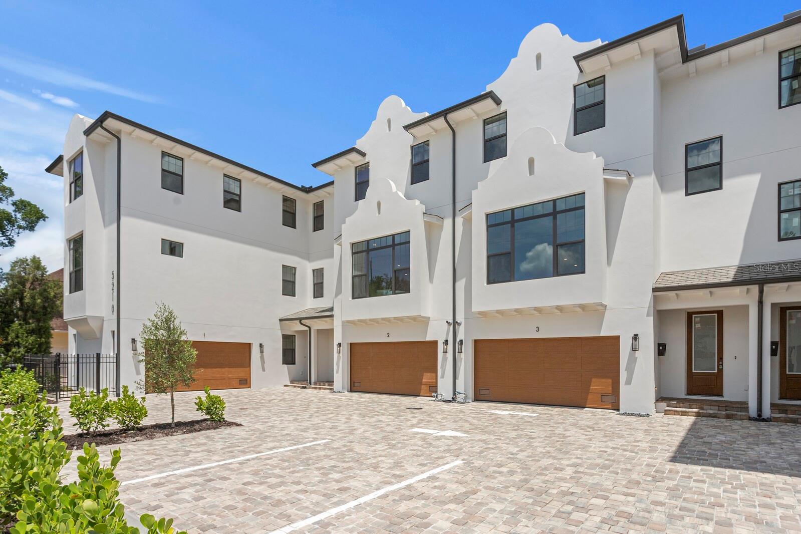 Listing photo id 5 for 5210 Bayshore Boulevard 2