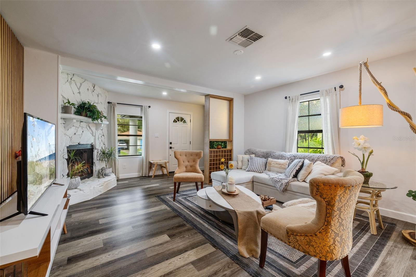 Image 4 of 35 For 1411 Henry Avenue