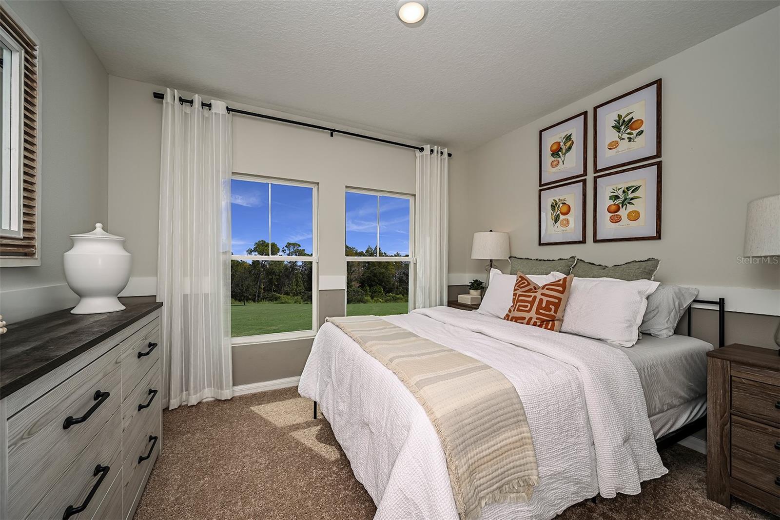 Listing photo id 13 for 1346 Palmeroy Road