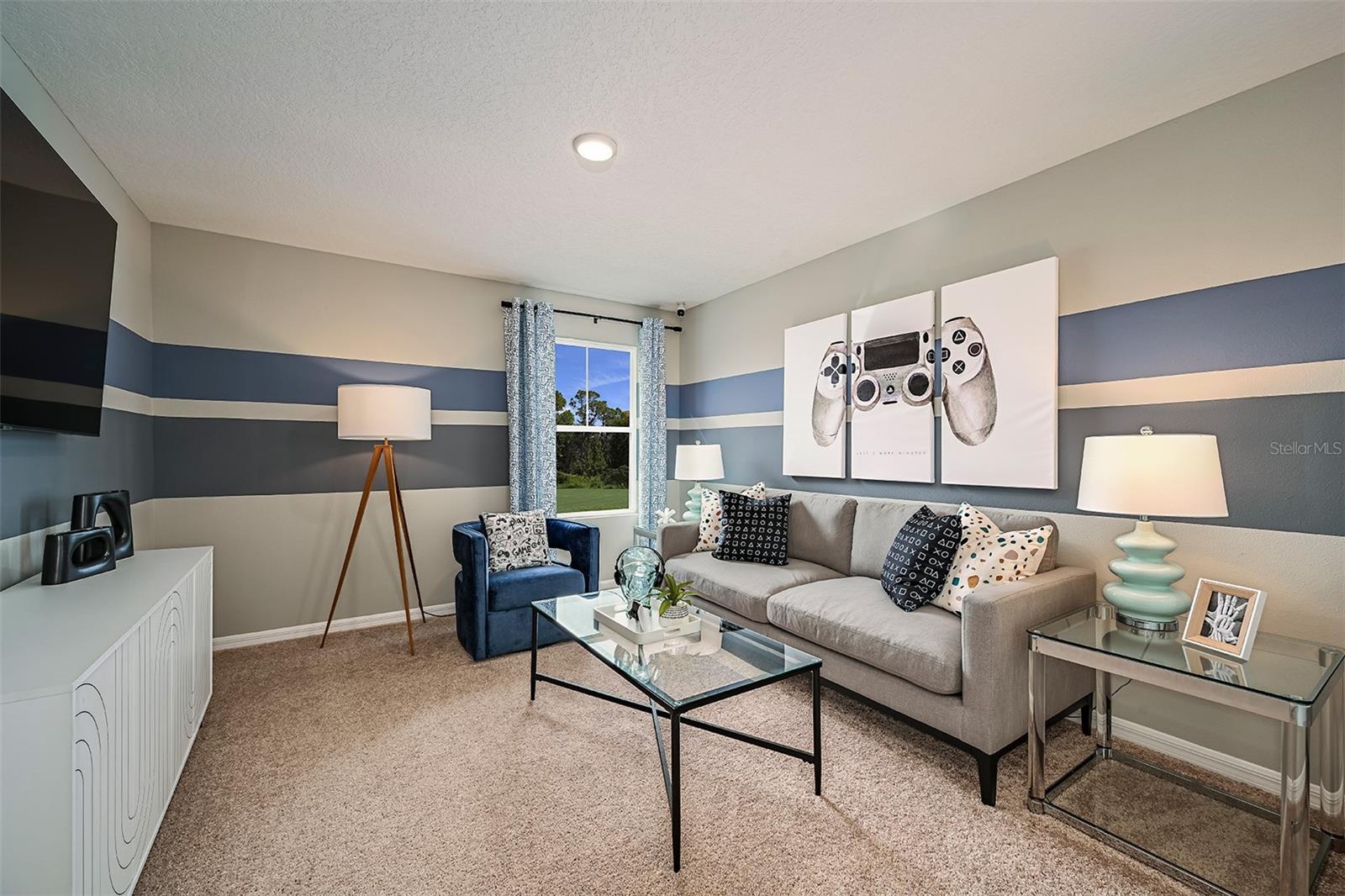 Listing photo id 19 for 1346 Palmeroy Road